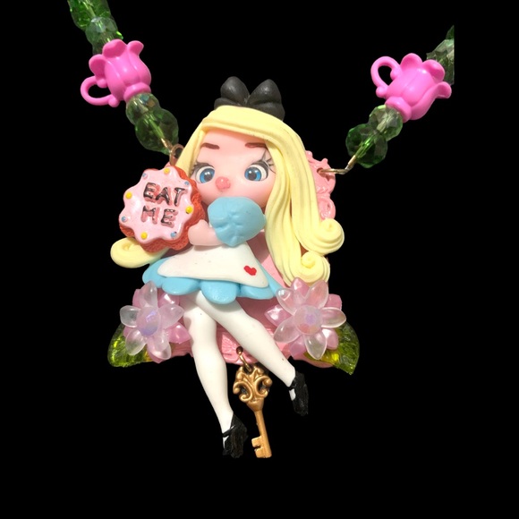 handmade Jewelry - Kawaii handmade boutique Alice in Wonderland necklace beaded so cute